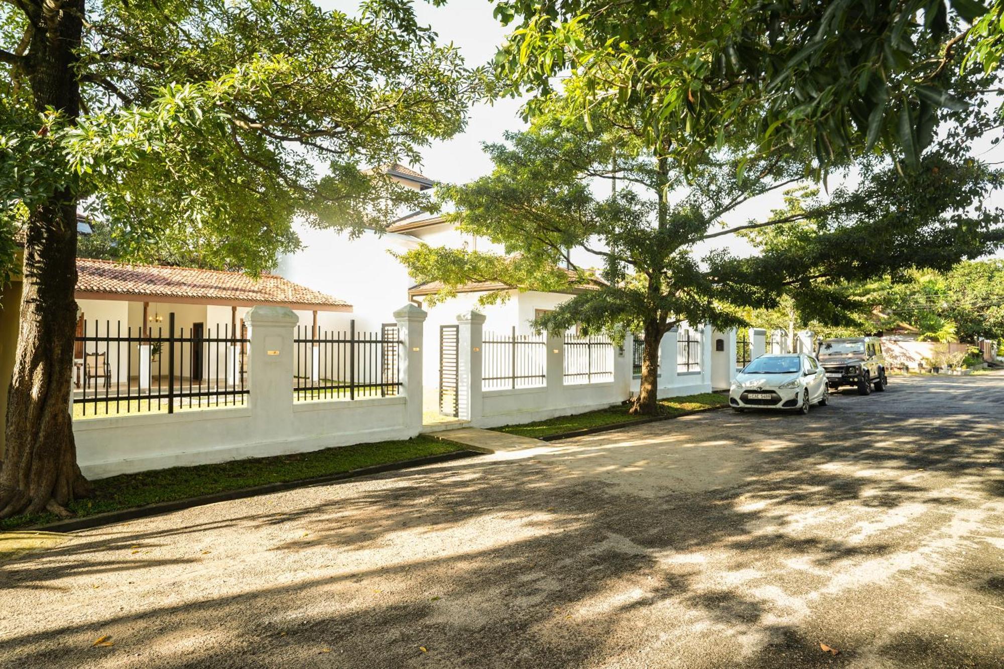 Summer House - Private Villa Close To International Airport Bia Я-Эла Экстерьер фото