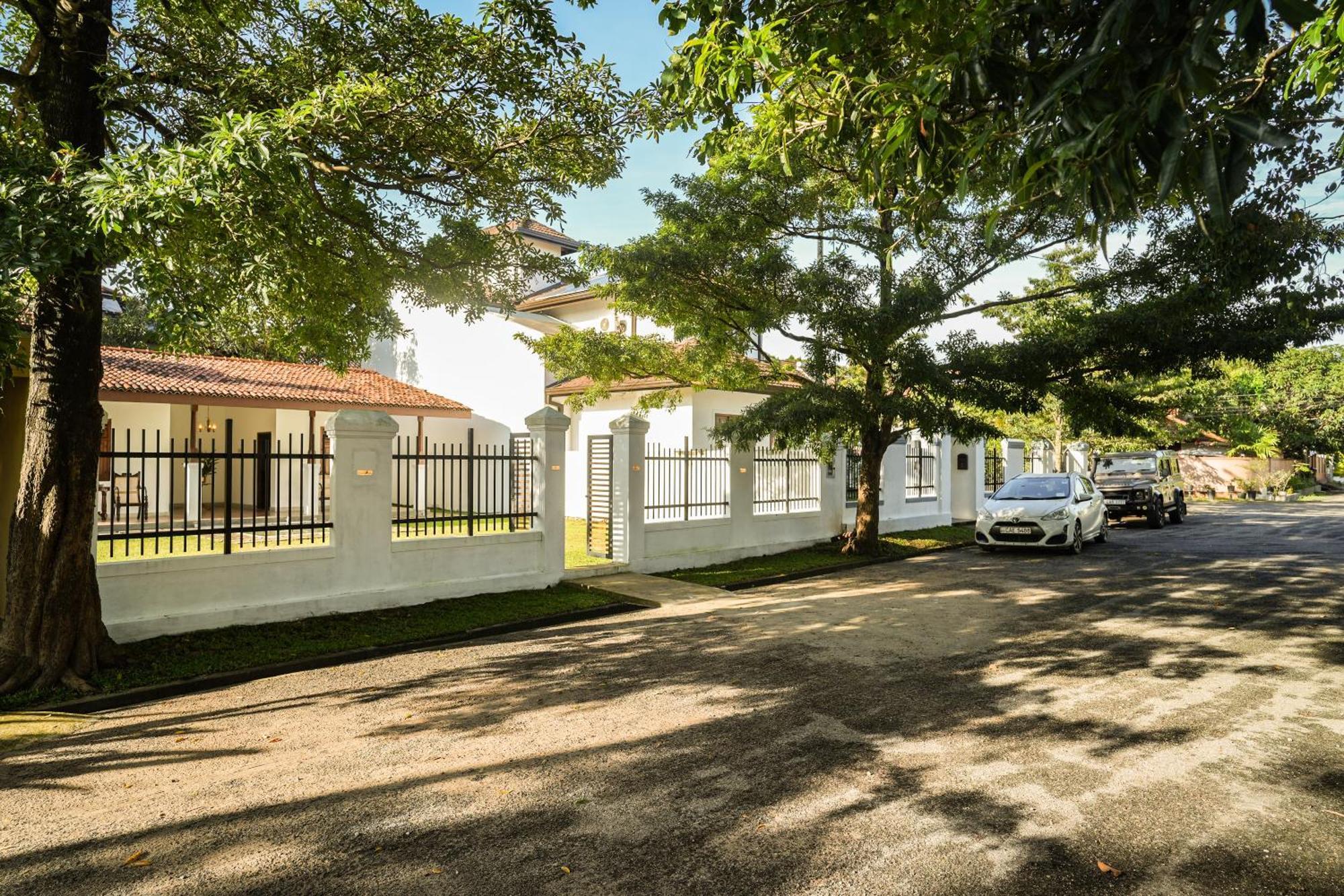Summer House - Private Villa Close To International Airport Bia Я-Эла Экстерьер фото