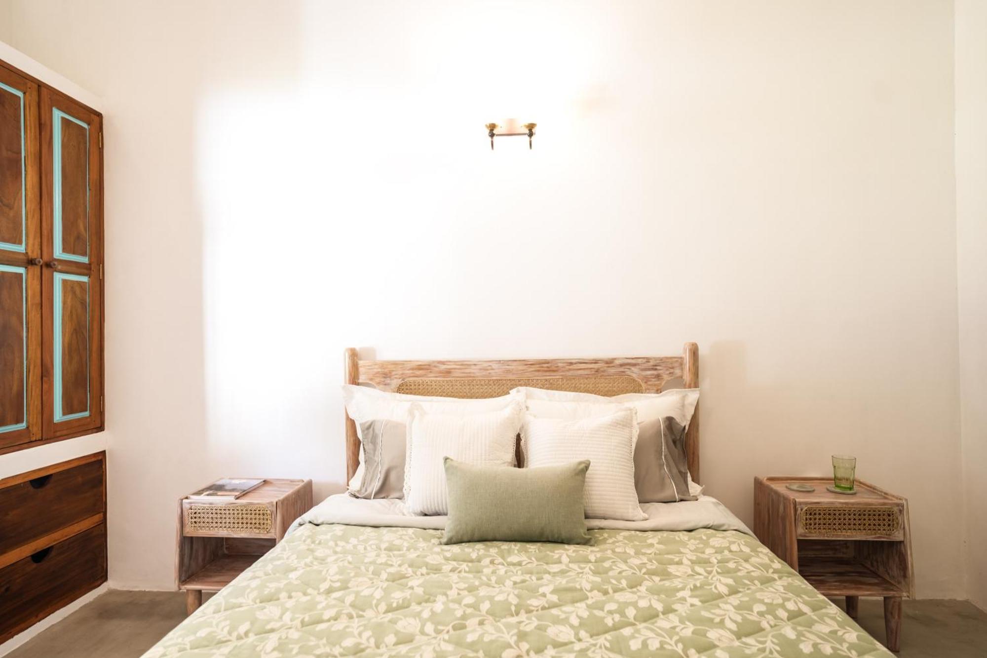 Summer House - Private Villa Close To International Airport Bia Я-Эла Экстерьер фото